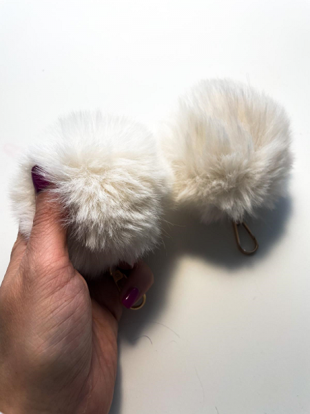 PomPom bianco con portachiavi
